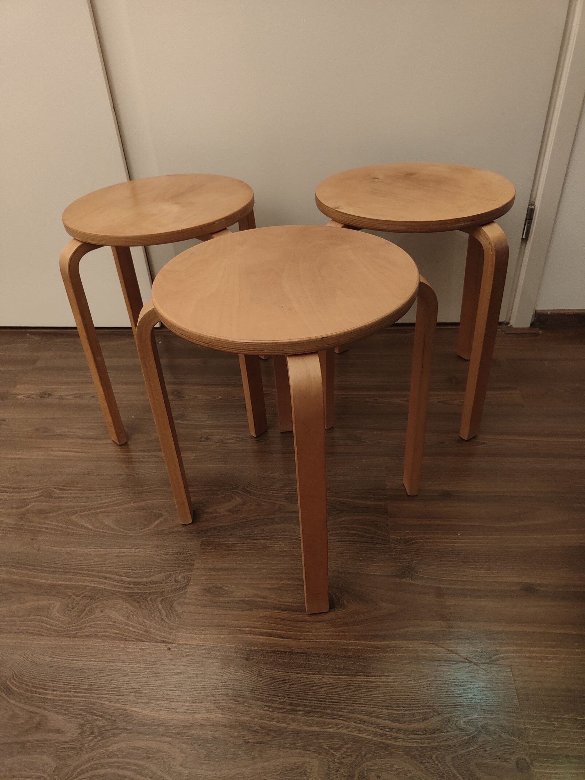 IKEA FROSTA スツール　3脚セット Ikea Frosta vintage stools set of 3 | €120 | Whoppah