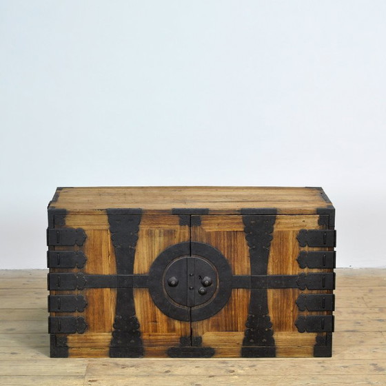 Japanse Meiji-periode Choba Tansu Kist met handgesmede ijzeren beslag, circa 1880 – Kasten, Iron, Wood (photo 2 of 15)
