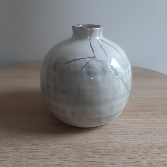 Image 1 of "Winter Mist" Vase – Traditional Kintsugi in Pure Silver