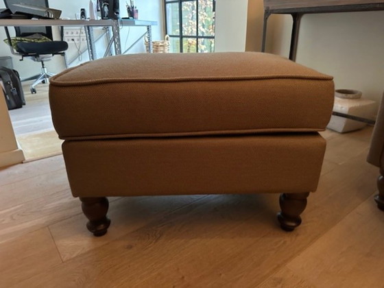 Image 1 of Landelijke fauteuil met poef