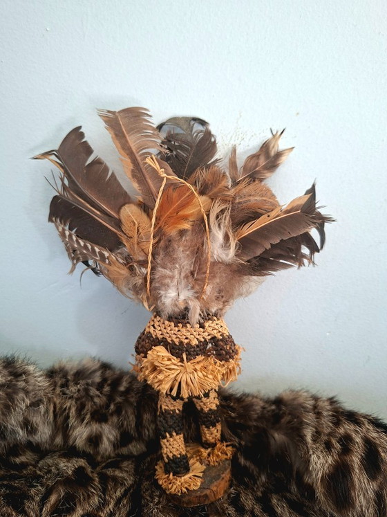 Image 1 of Afrikaanse tribale kunst: Maasai-schild en Pende-ritueelfiguur - Decoratie
