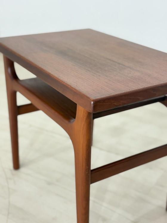 Table d'appoint danoise design milieu du siècle / Table basse en teck / Table d'appoint années 1960 / Table (photo 7 of 10)