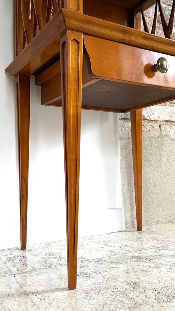 Image 1 of Vintage nachtkastje met kompaspoot