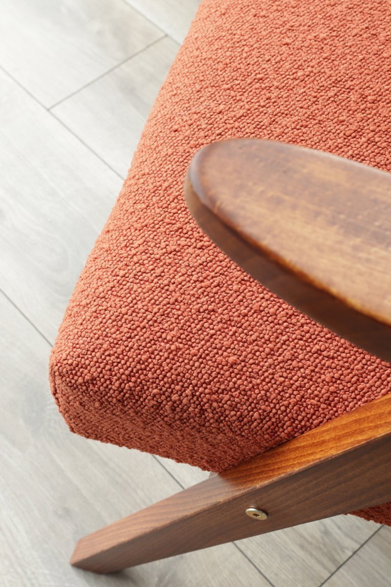 Image 1 of Mid Century Sessel Terracotta Boucle Skandinavisches Design Sessel aus Holz