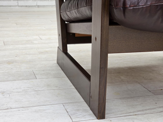 Image 1 of 1970, Scandinavische fauteuil, bruin meubelleer, donker beukenhout.