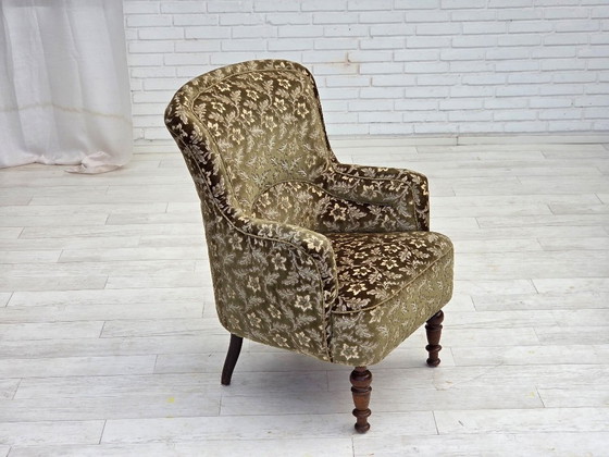 Image 1 of Poltrona danese, anni '50, rivestimento in velluto verde, gambe in legno di frassino.