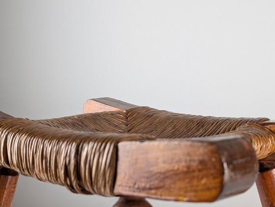 Image 1 of Taburete rústico de madera y junco "Tajo", España, década de 1940.