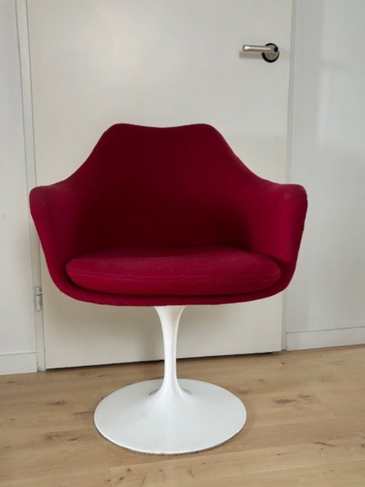 4 x Tulip Saarinen swivel armchair