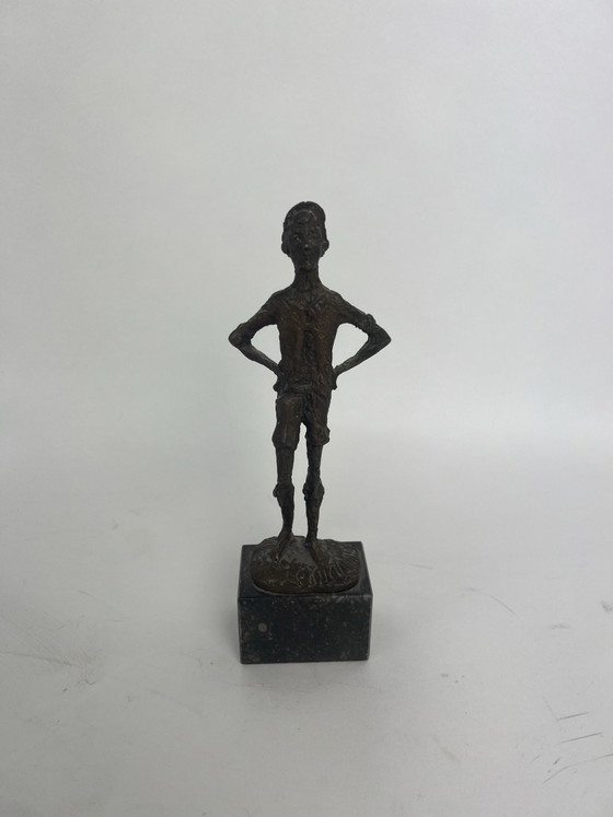 Sculture in bronzo “Het Lieverdje” Carel Kneulman – Marmo (photo 5 of 5)