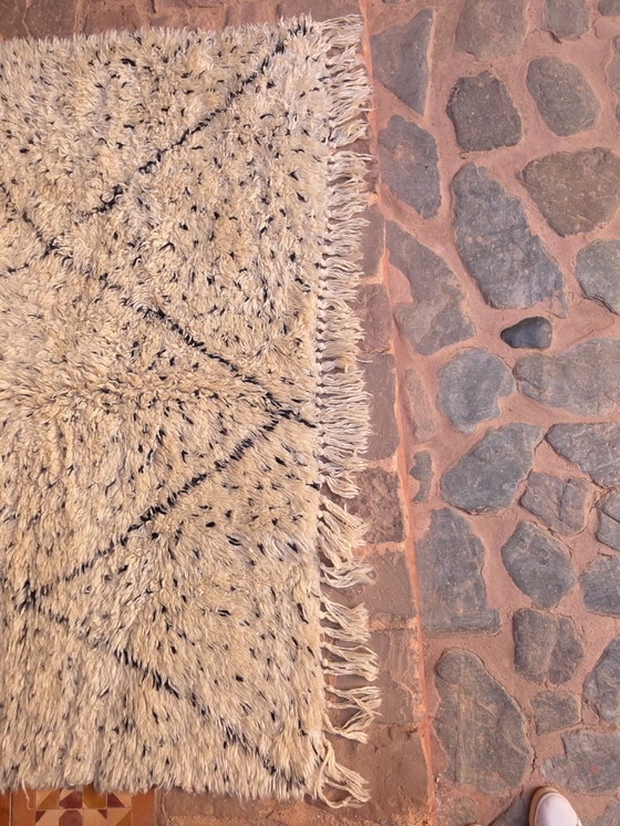 Image 1 of Tapis Beni Ourain à poils longs et à pois, 220 x 164 cm