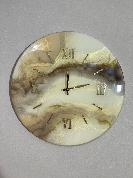 Horloge murale moderne en résine époxy