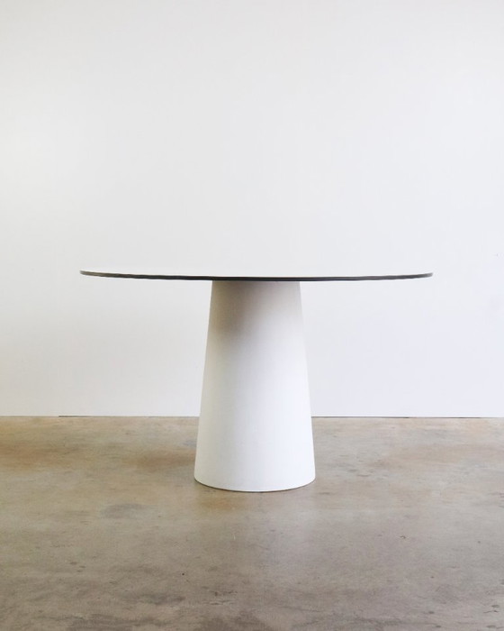 Image 1 of Mesa redonda de contenedores Moooi de Marcel Wanders