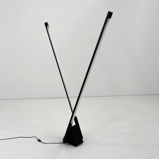 Lampada da terra Sistema Flu di Rodolfo Bonetto per Luci Italia, anni '80 – Lampade da terra, Metal, Plastic (photo 6 of 8)