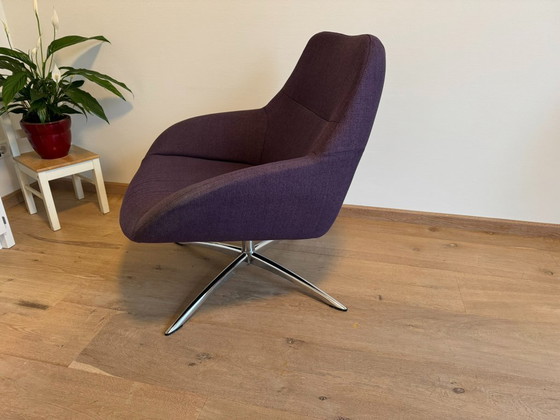Image 1 of Poltrona Topform 'Lily' tessuto viola Barcellona
