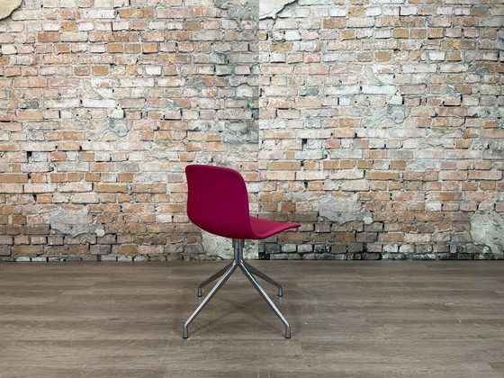 Hay AAC 11 Swivel, Purple-pink fabric | Hee Welling, Swivel chairs, Textile, Metal, Modern (photo 7 of 15)