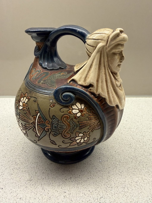 Pichet en faïence de style néo-égyptien, vers 1880. Gerbing & Stephan – decoratieve objecten, Ceramic