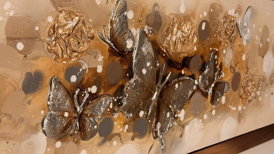 Image 1 of Peinture 3D métallique avec des papillons