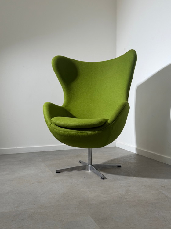 Egg Chair Replica – Newly Upholstered | Swivel Lounge Chair – Adjustable recliner chair (photo 7 of 9)