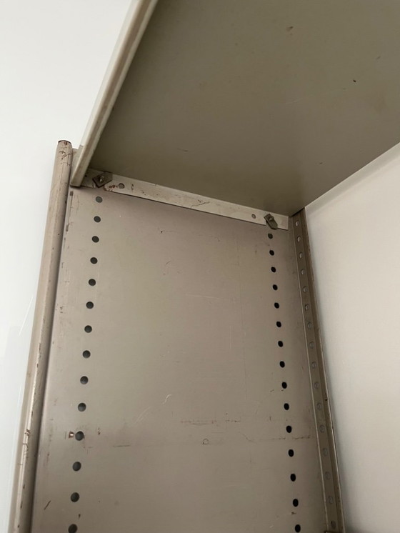 Image 1 of Twee stalen stellingkasten