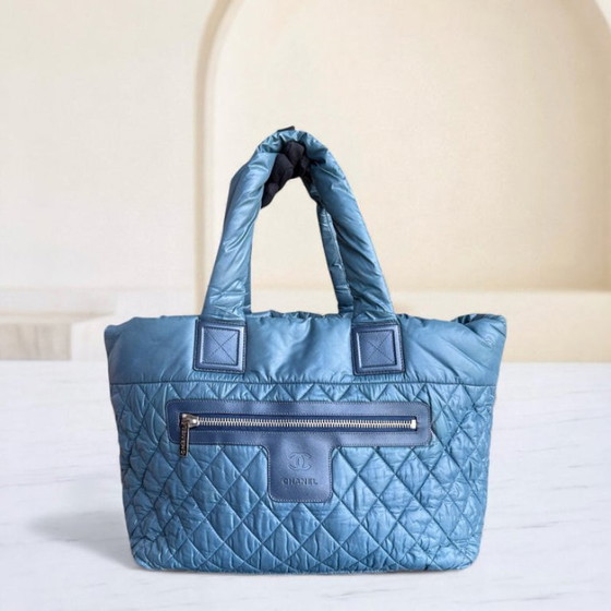 Image 1 of Borsa tote Chanel Coco Cocoon in nylon trapuntato, blu, n. 13