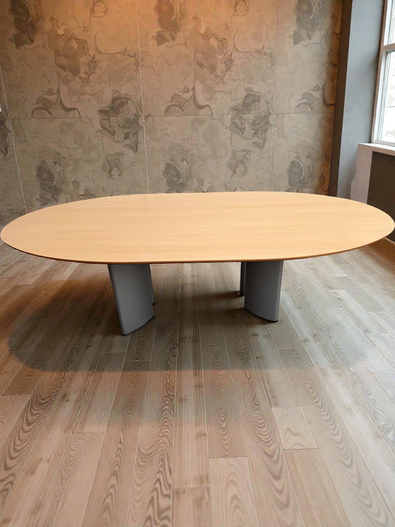 Image 1 of Table à conception multiple Arco