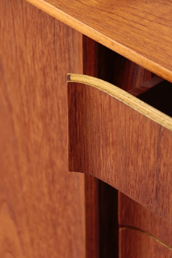 Image 1 of Aparador - White & Newton