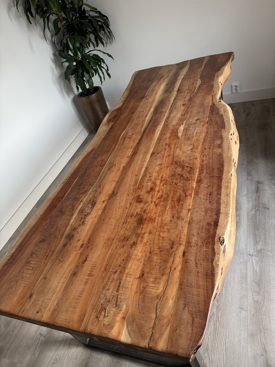 Image 1 of Mesa de tronco de árbol de madera maciza de acacia 240x90/95x77 cm