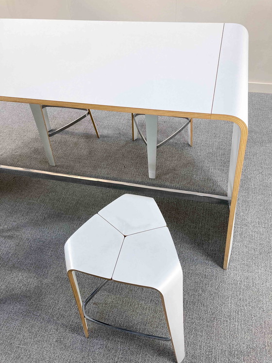 Image 1 of Mesa de conferencias Brunner Hoc con cuatro sillas