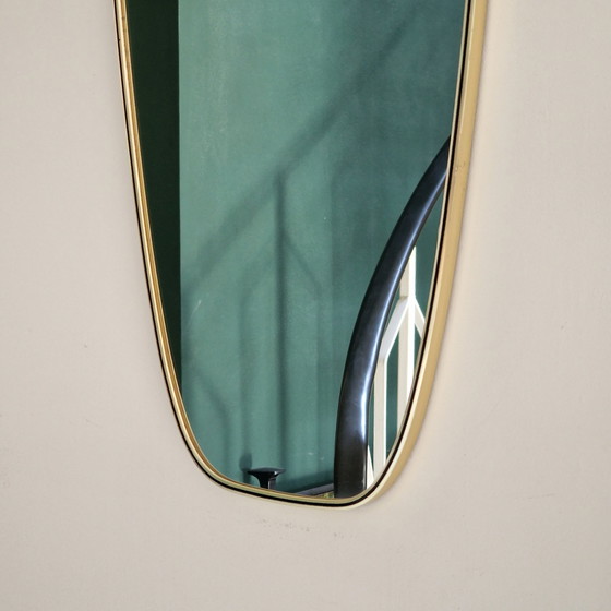 Image 1 of Miroir vintage des années 1950/60, miroir allongé avec cadre en laiton, miroir mural rétro, cadre doré