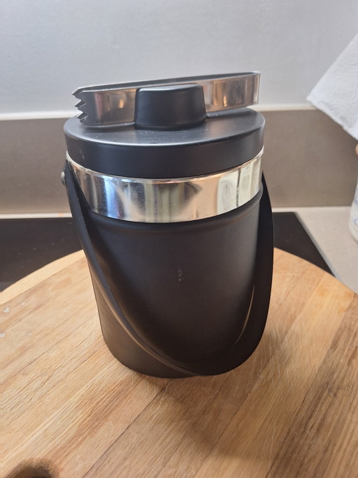 Secchiello del ghiaccio