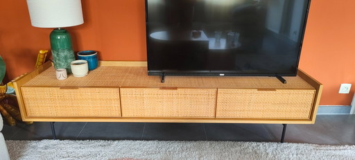 Splendido mobile porta TV di design.