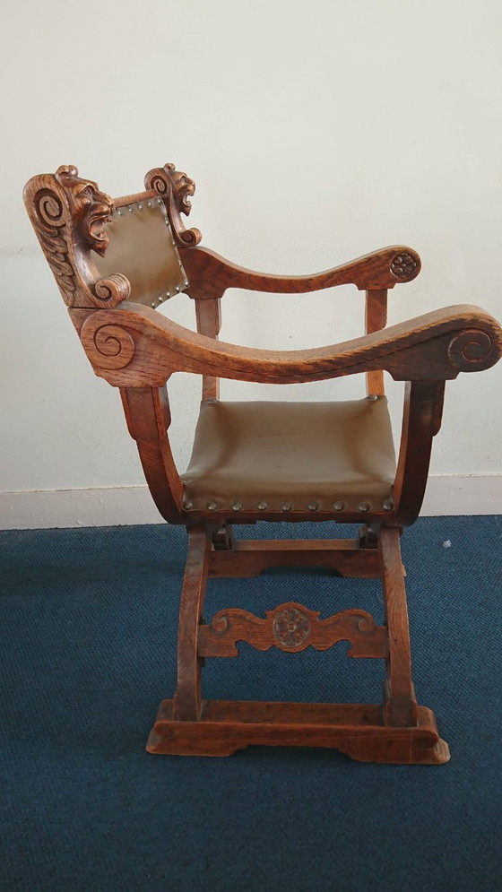 Sedia antica Dagobert, in stile Savonarola, con rivestimento in pelle. – Sedie e poltrone, Leather, Wood (photo 3 of 5)