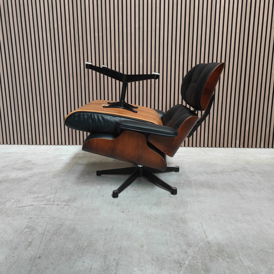 Image 1 of Chaise longue Eames vintage avec ottoman