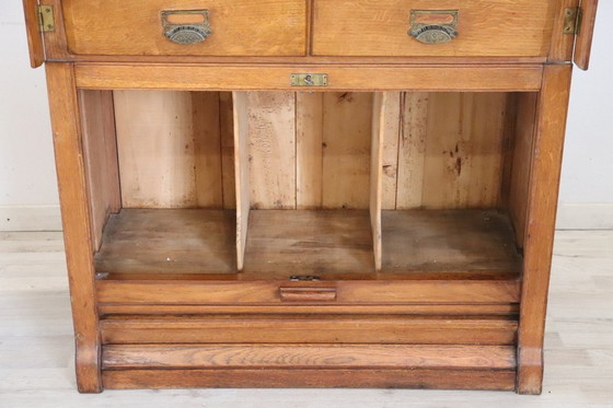 Image 1 of Archiefkast met 18 laden en luikdeur in eikenhout, Italië jaren 20