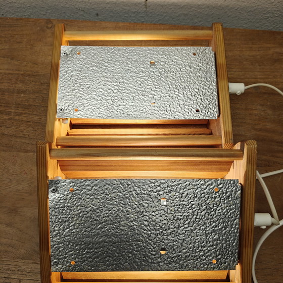 Image 1 of Prachtige vintage IKEA wandlampen – set van 2 | Verstelbare houten lamellen | Warm lichteffect