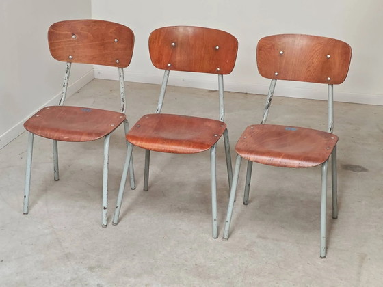 Set of 3 Czech school chairs in metal and wood. – Dining chairs, Industrieel (photo 5 of 11)
