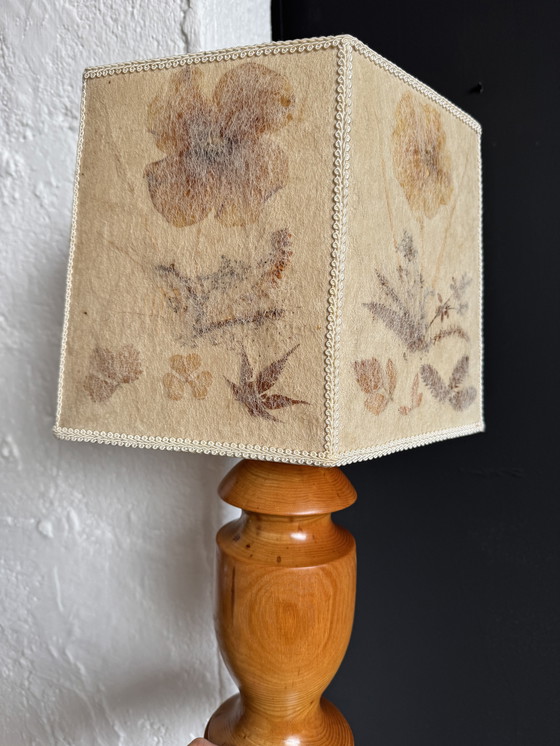 Image 1 of Gedrechselte Holzlampe mit Herbarium-Lampenschirm, 1970er Jahre