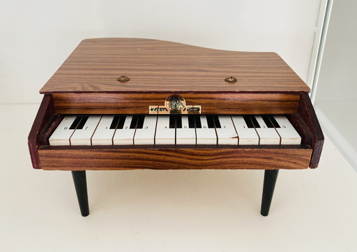Vintage Kinderpiano