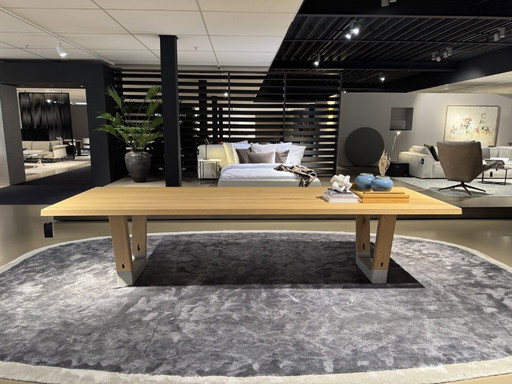 Arco Base dining table