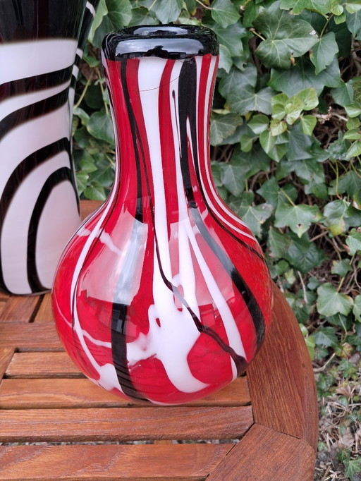 2 Jarrones soplados a boca Rojo/Negro/Blanco