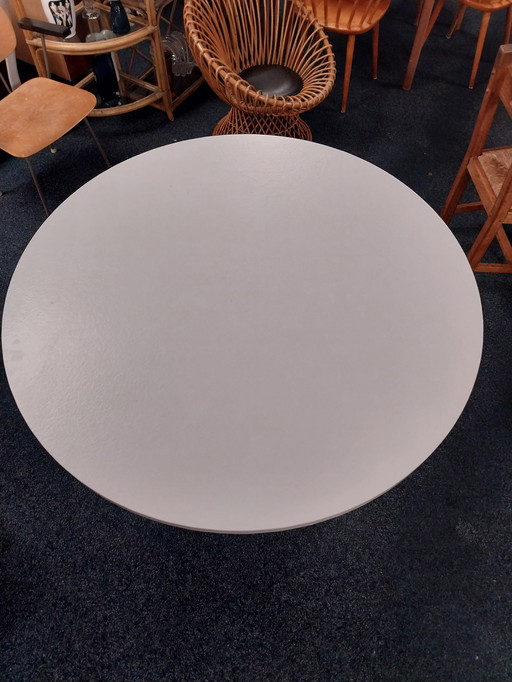 1 x Table de salle à manger des années 1980 par Hein Salomonson 120cm de diamètre
