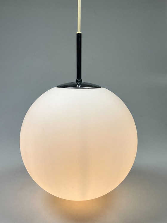 Image 1 of Lampe boule / lampe suspendue en verre, Glashütte Limburg, Allemagne, années 1960