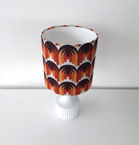 Image 1 of Base per lampada in porcellana vintage di Wallendorf con nuovo paralume fatto a mano in tessuto di lino con stampa grafica retrò