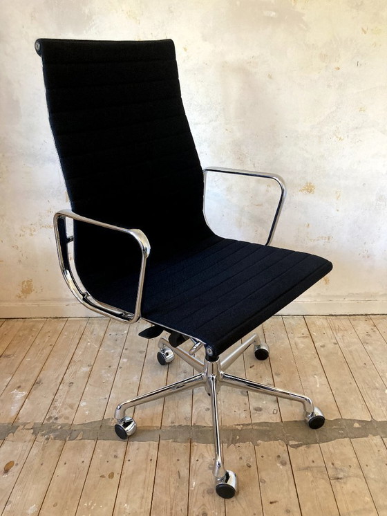 Image 1 of Eames EA119 Hopsak - Vitra EA 119