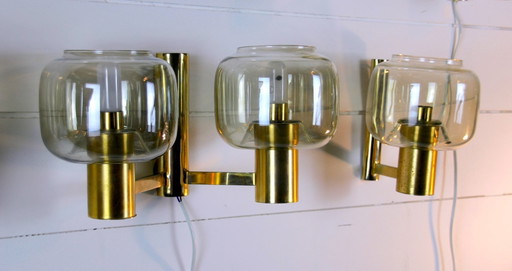 Coppia di applique scandinave in ottone con vetro fumé, dlg Hans-Agne Jakobssen