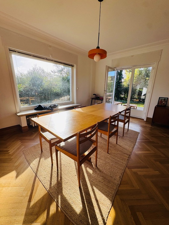 Tavolo da pranzo allungabile in legno con sei sedie, Van Den Berghe, Tavoli da pranzo, Tessile, Marrone (foto 5 di 14)