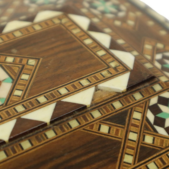 Image 1 of Caja de joyería con incrustaciones de marquetería