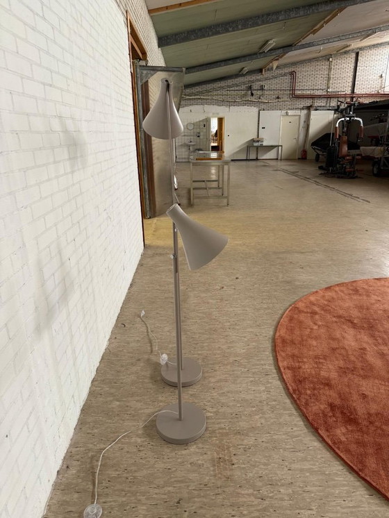 Image 1 of Due lampade da terra Philips in grigio