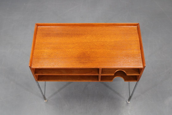 Image 1 of 1960er Jahre Dänischer Teak Regalschrank mit verchromten Beinen