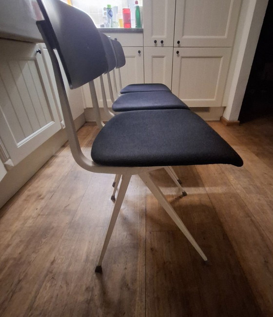 Image 1 of Friso Kramer Revolt stoelen met gestoffeerde zitting 